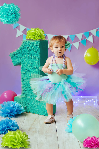 first birthday Portraits with smash cake - Foto, immagini