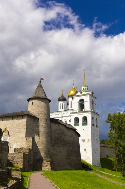 Vue d'été sur Pskov Kremlin
 - Photo, image