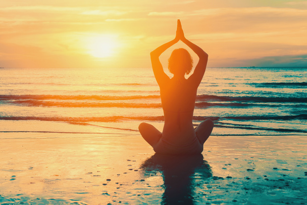 Yoga vrouw silhouet  - Foto, afbeelding