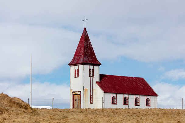 Εκκλησία του χωριού Hellnar στην Ισλανδία - Φωτογραφία, εικόνα