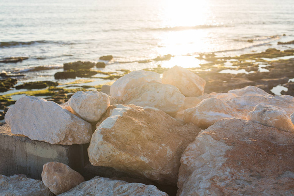 Кам'янисті морського берега фону - Фото, зображення