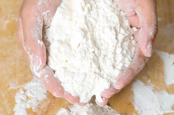 Przesianej mąki do gotowania lub pieczenia, składnik żywności - Zdjęcie, obraz