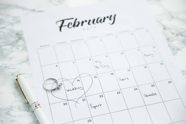 Την ημερομηνία του γάμου που αναγράφεται στο ημερολόγιο - Φωτογραφία, εικόνα