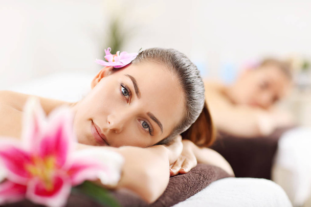 women getting massage in spa - Φωτογραφία, εικόνα