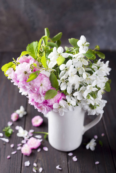 Belles fleurs printanières
 - Photo, image