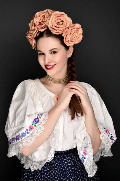 Slowaakse folklore vrouw - Foto, afbeelding