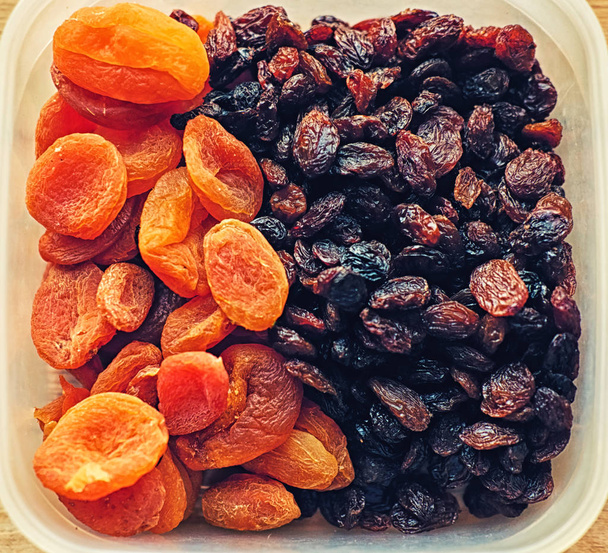 Изюм и сушеные абрикосы
 - Фото, изображение