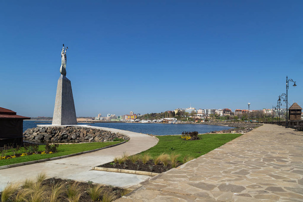 Socha svatého Mikuláše na bulharském pobřeží Černého moře - Fotografie, Obrázek