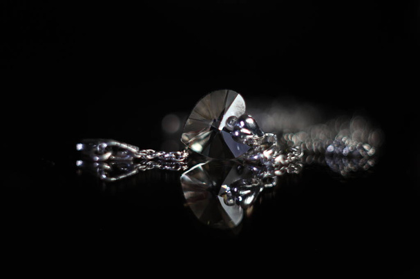 роскошное ожерелье с кулоном в форме сердца
 - Фото, изображение