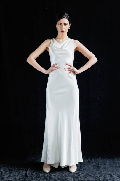 Woman in white dress - Foto, Imagen