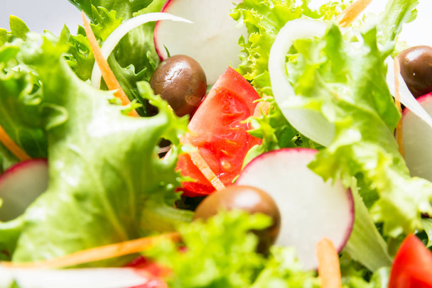 čerstvá mísa salátu - Fotografie, Obrázek