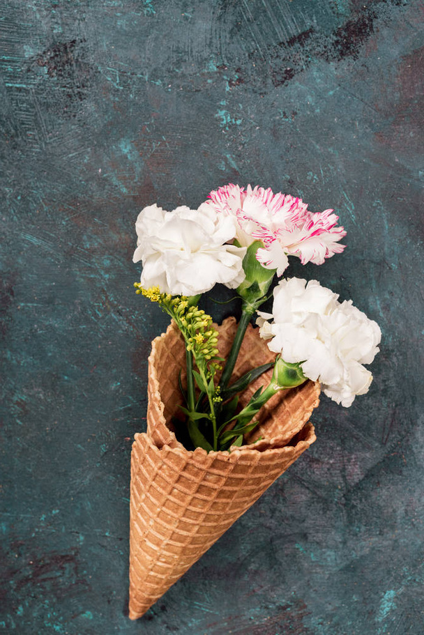 flowers in sugar cones - Foto, Imagem
