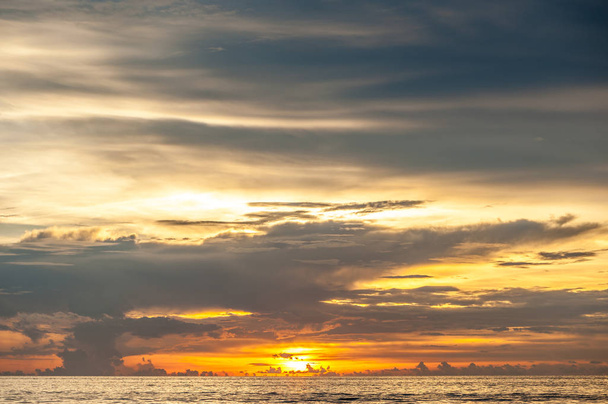coucher de soleil sur la plage de Boracay
 - Photo, image