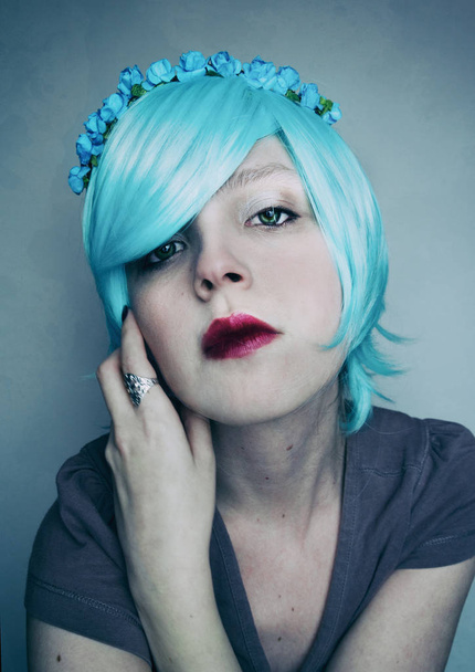 schöne blaue Haare Frau  - Foto, Bild