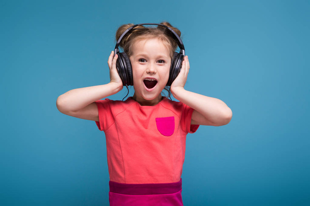 cute little girl in headphones - Фото, зображення