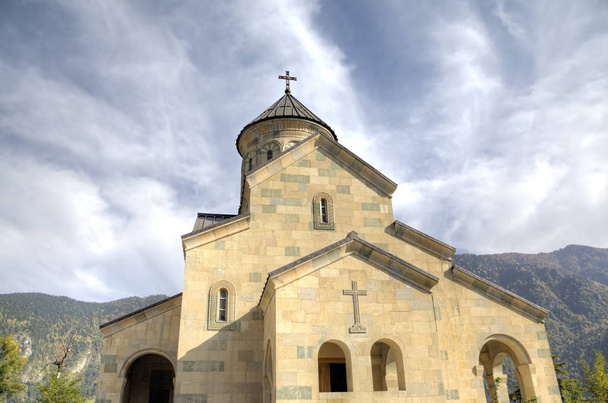 Catedral na aldeia de Hulo. Adjara. Geórgia
. - Foto, Imagem