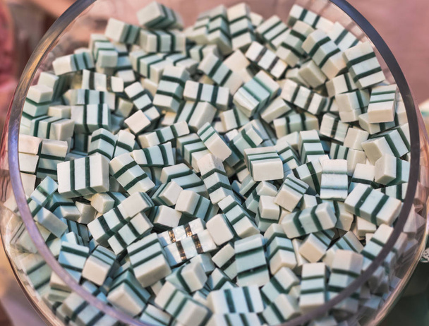 Маленькие кусочки мыла с ароматом лаванды
 - Фото, изображение