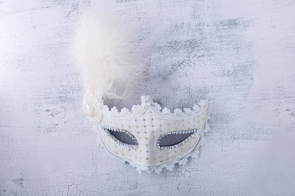 λευκό Αποκριάτικη μάσκα - Φωτογραφία, εικόνα