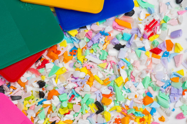 πλαστικά απορρίμματα με δείγματα χρωμάτων - Φωτογραφία, εικόνα