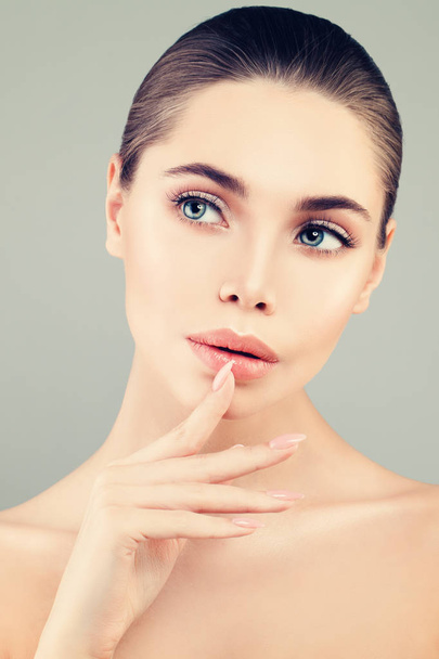 Closeup Spa Retrato de mulher modelo saudável com pele fresca
 - Foto, Imagem