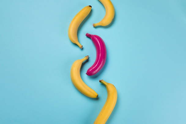 Collection de bananes colorées
   - Photo, image