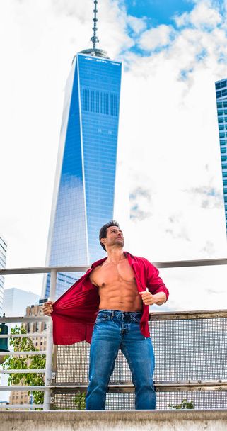 Strong, zdraví středního věku americký muž cestování v New Yorku - Fotografie, Obrázek