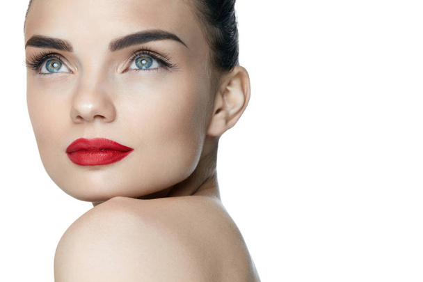 Fashion Makeup. Young Woman With Perfect Makeup And Red Lips - Fotoğraf, Görsel