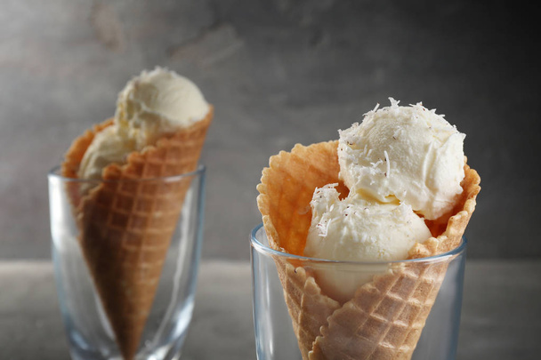 waffle cones and balls of ice cream  - Foto, Imagem
