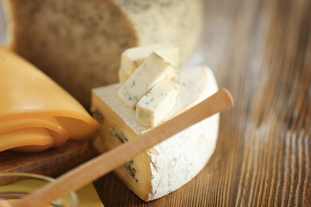 Variety of cheese on table - Φωτογραφία, εικόνα