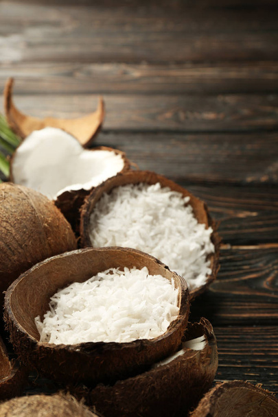 Grated coconut in shell   - Foto, afbeelding