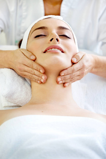 Spa salon: Beautiful Young Woman having Neck Massage.  - Valokuva, kuva