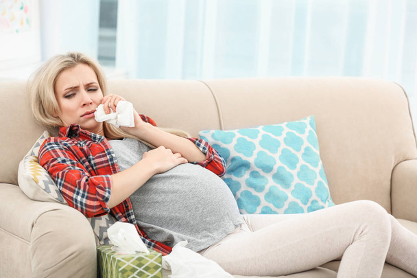 Pregnant woman with allergy - Fotografie, Obrázek