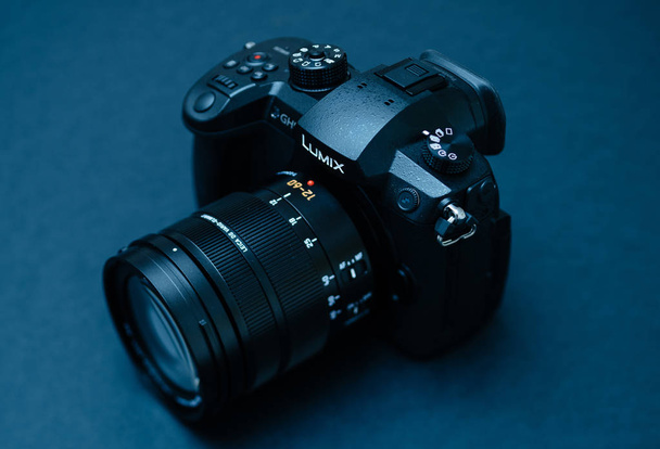 Nova lente de câmera Panasonic Lumix GH5 e Leica 12-60
 - Foto, Imagem