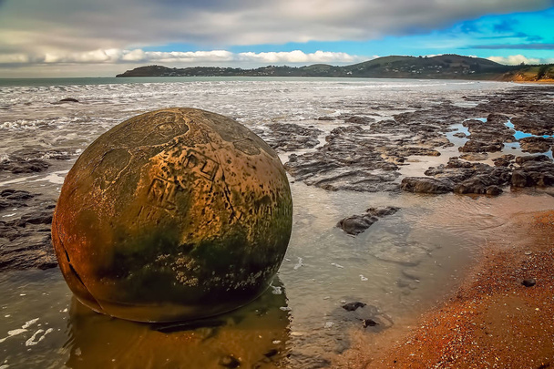 Vreemde Moeraki boulder - Foto, afbeelding