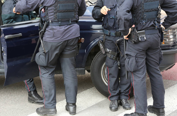 f a rendőr lázadás felszerelés során egy útlezárás, hogy ellenőrizzék a terro - Fotó, kép