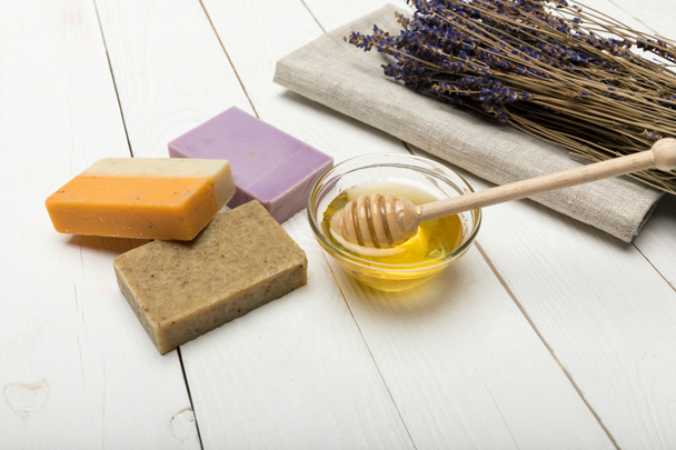 Homemade soap with lavender and honey - Foto, Imagen