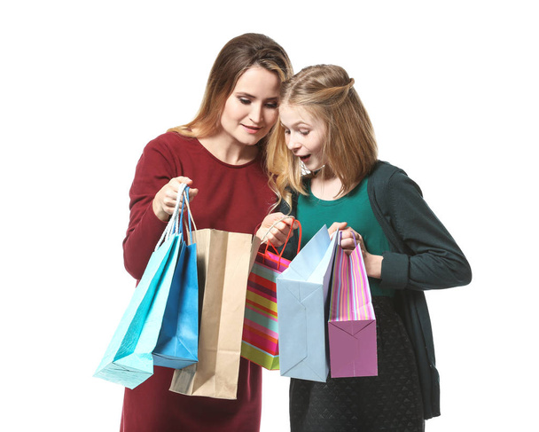 Mother and daughter with paper bags - Foto, imagen