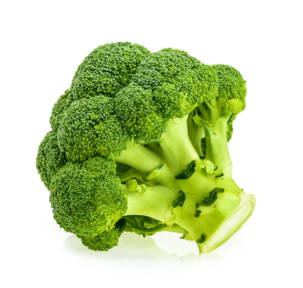 Fehér alapon izolált friss brokkoli - Fotó, kép