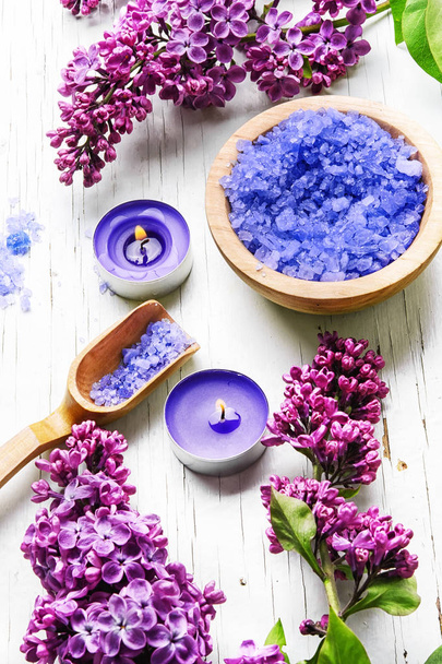 Spa sel avec arôme de lilas
 - Photo, image