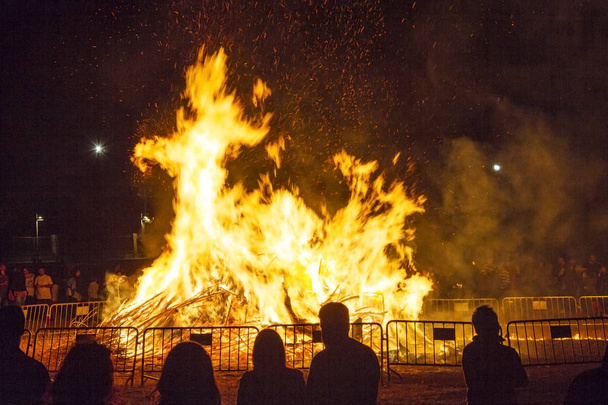 Вогнища на ніч Святого Іоанна - Фото, зображення