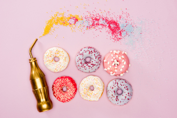 Culinaire styling met donuts  - Foto, afbeelding