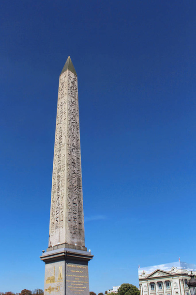 View on luxor obelisk - Foto, immagini