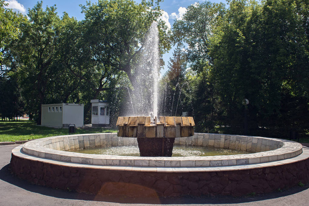 Old fountain in the city park of the Petropavl (russian name Petropavlovsk), Kazakhstan. - Φωτογραφία, εικόνα
