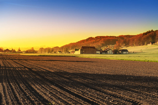 Landbouwgrond en weiden in Zwitserland - Foto, afbeelding