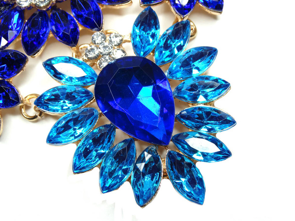 Schmuck mit hellen Kristallen Brosche Luxusmode - Foto, Bild