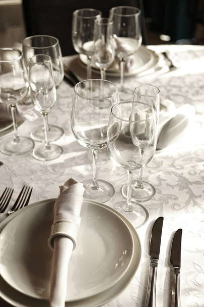beautifully served table in a restaurant - Zdjęcie, obraz
