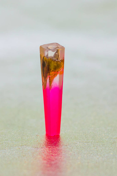 Epoxy resin pink crystal - Фото, изображение