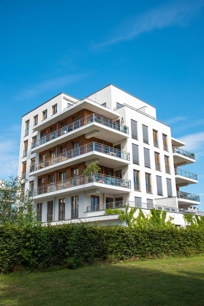 Modernes Mehrfamilienhaus in Berlin - Foto, Bild