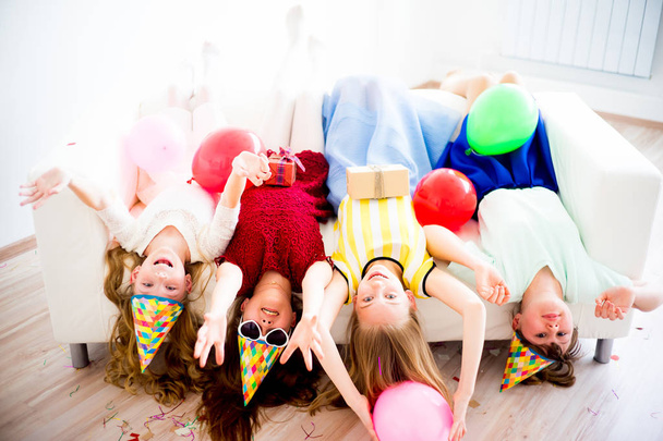 Girls celebrating birthday - Foto, afbeelding