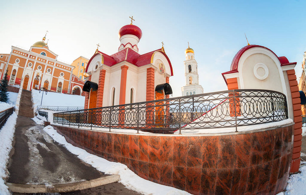 Russisch-orthodoxe Kirche. Iwersky-Kloster in Samara, Russland - Foto, Bild